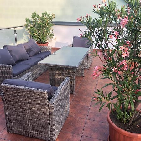 Castellum Apartmanhaz Гюла Екстериор снимка