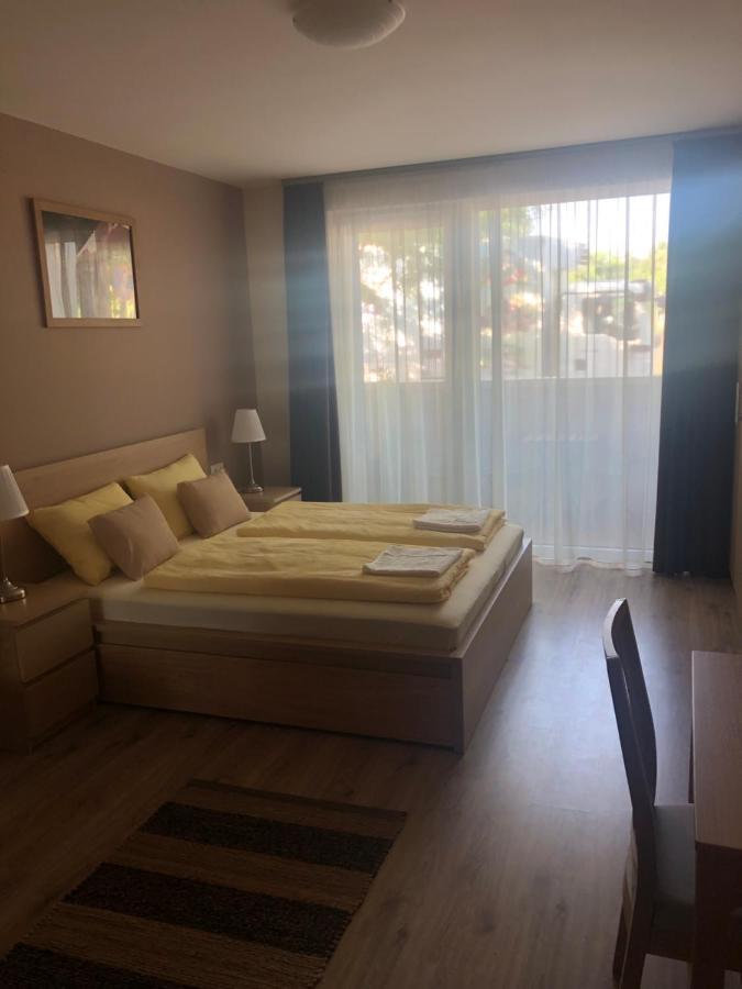 Castellum Apartmanhaz Гюла Екстериор снимка