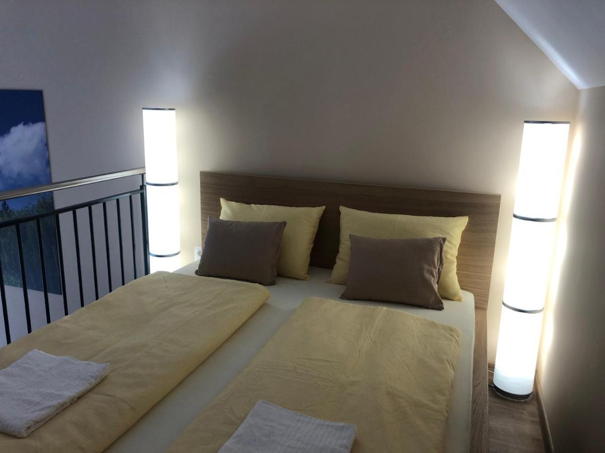 Castellum Apartmanhaz Гюла Екстериор снимка