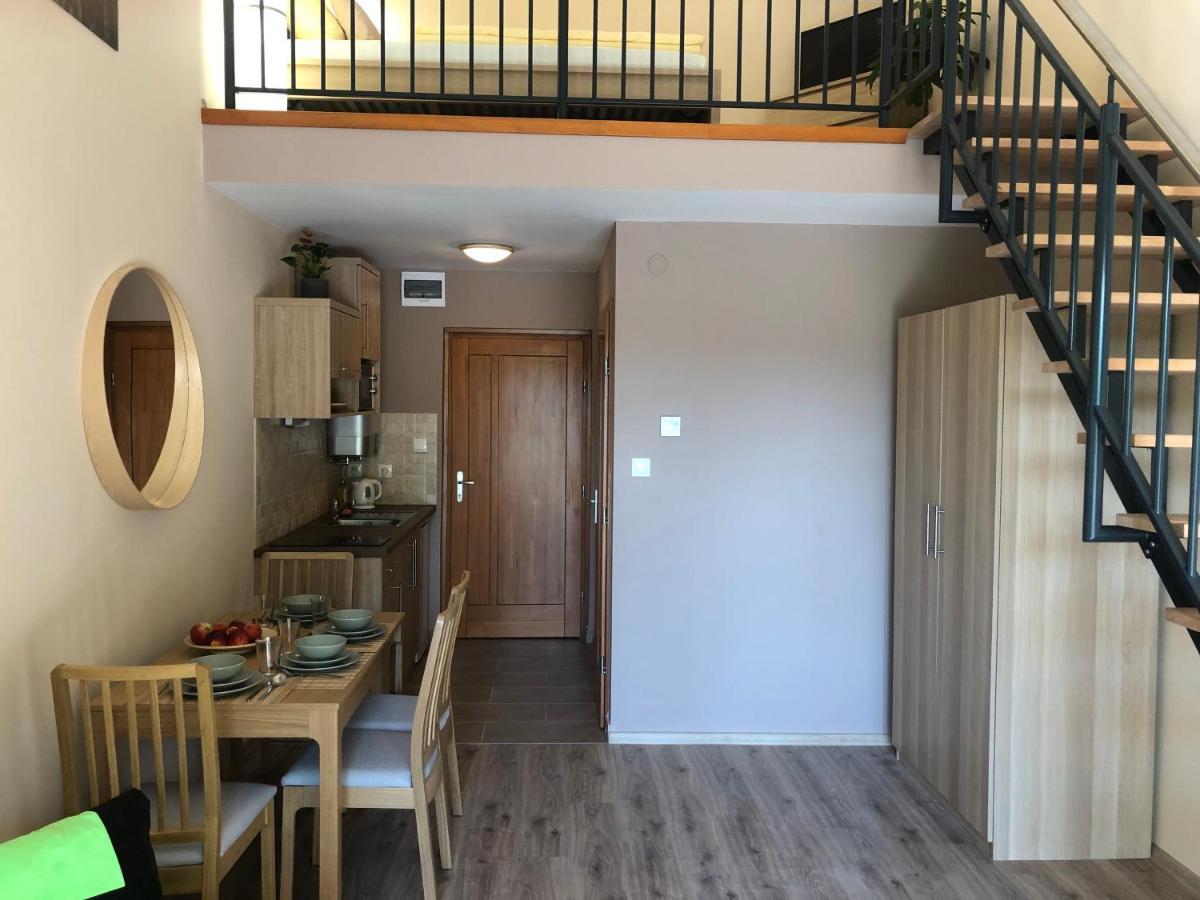 Castellum Apartmanhaz Гюла Екстериор снимка
